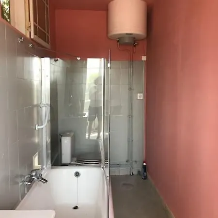 Holiday home Maison 21, Agreable Maison De Avec Piscine *