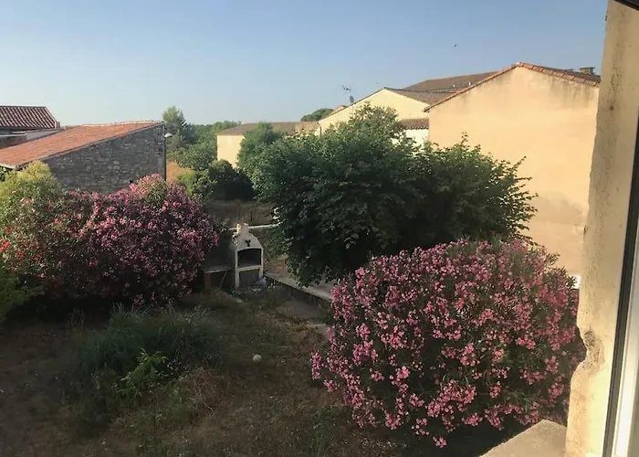 Σπίτι διακοπών Maison 21, Agreable Maison De Avec Piscine Sommières