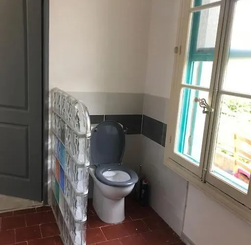 Σπίτι διακοπών Maison 21, Agreable Maison De Avec Piscine Sommières